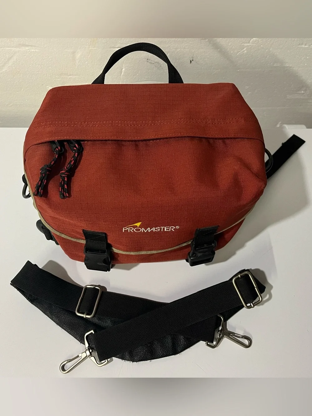 Promaster medium camera case with accessories and organizing pockets, paprika